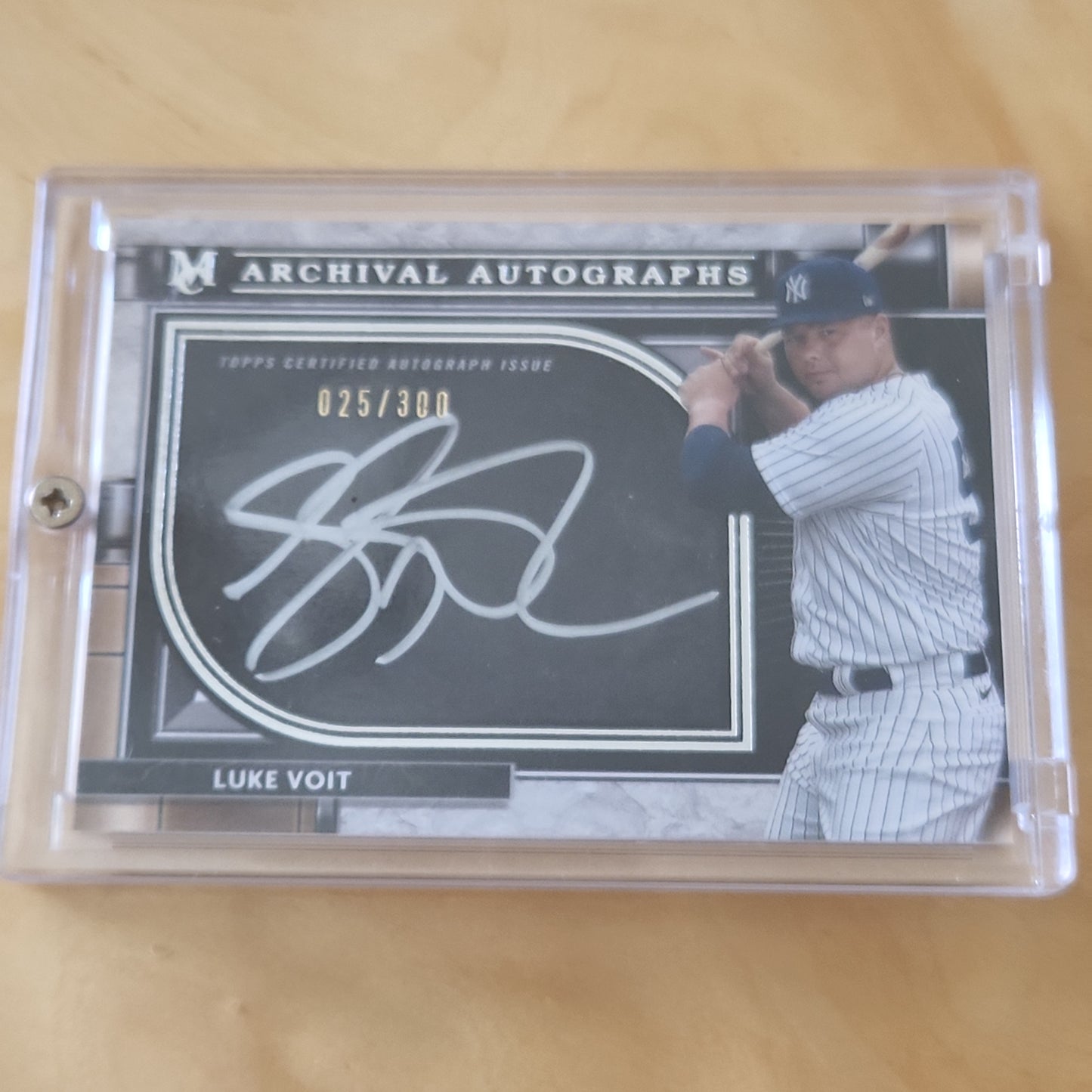 Topps Archival Autographs Luke Voit hand written auto 025/300 #AA-LV
