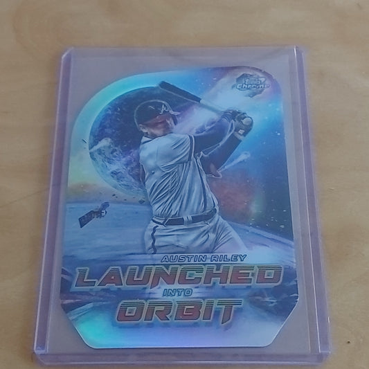 Topps Chrome Cosmic Dye-Cut Launched Into Orbit Austin Riley #LIO-11