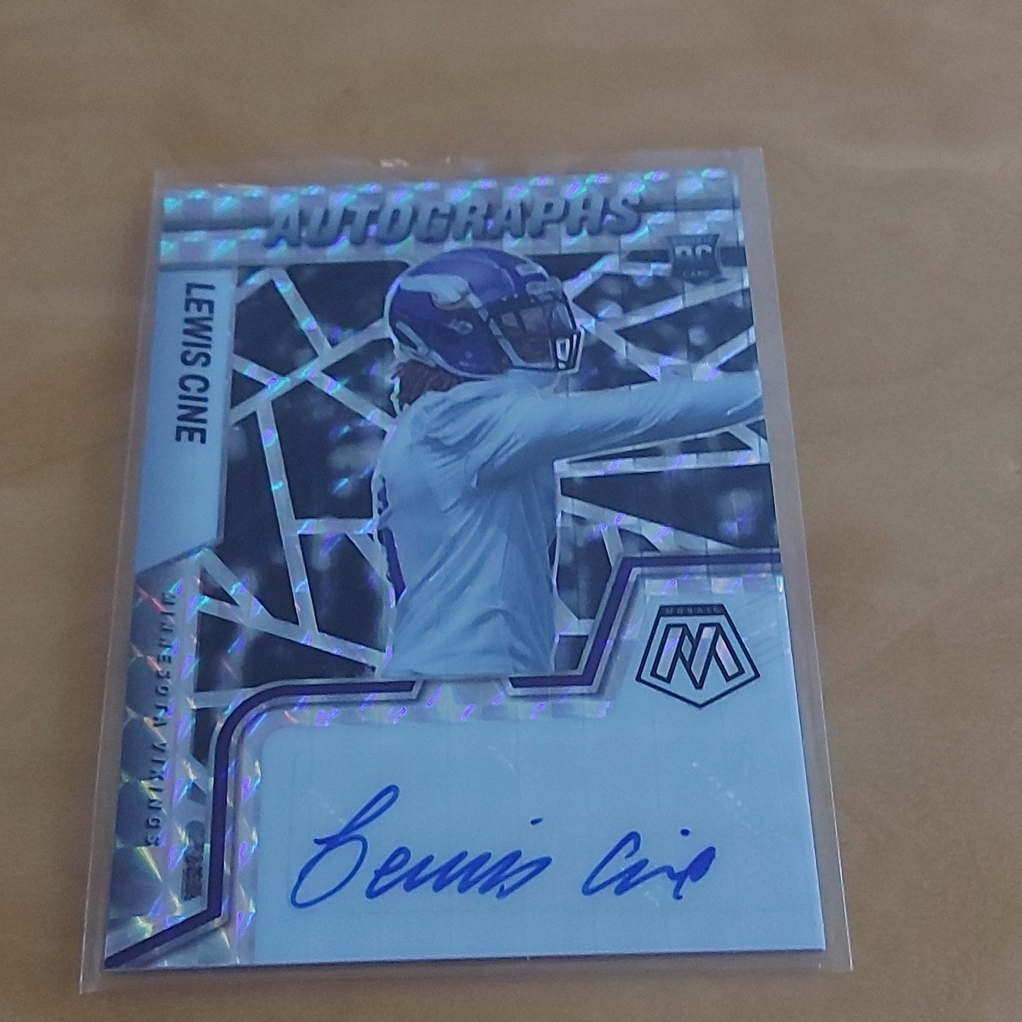 Panini Prizm Mosaic Lewis Cine RC Auto #RAM-LC