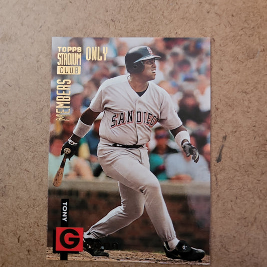 Topps  Stadium Club Only Members Tony Gwynn #43
