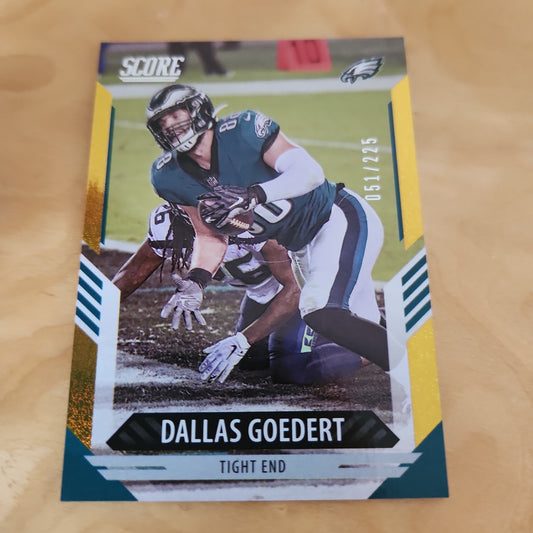 Panini Score Yellow Parallel Dallae Goedert 051/225 #74