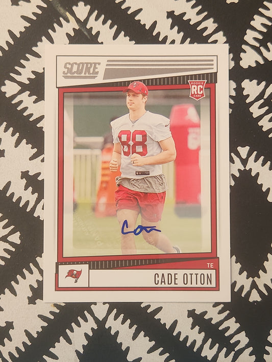 2022 Panini Score - Cade Otton RC Rookie Auto #371 Tampa Bay Buccaneers