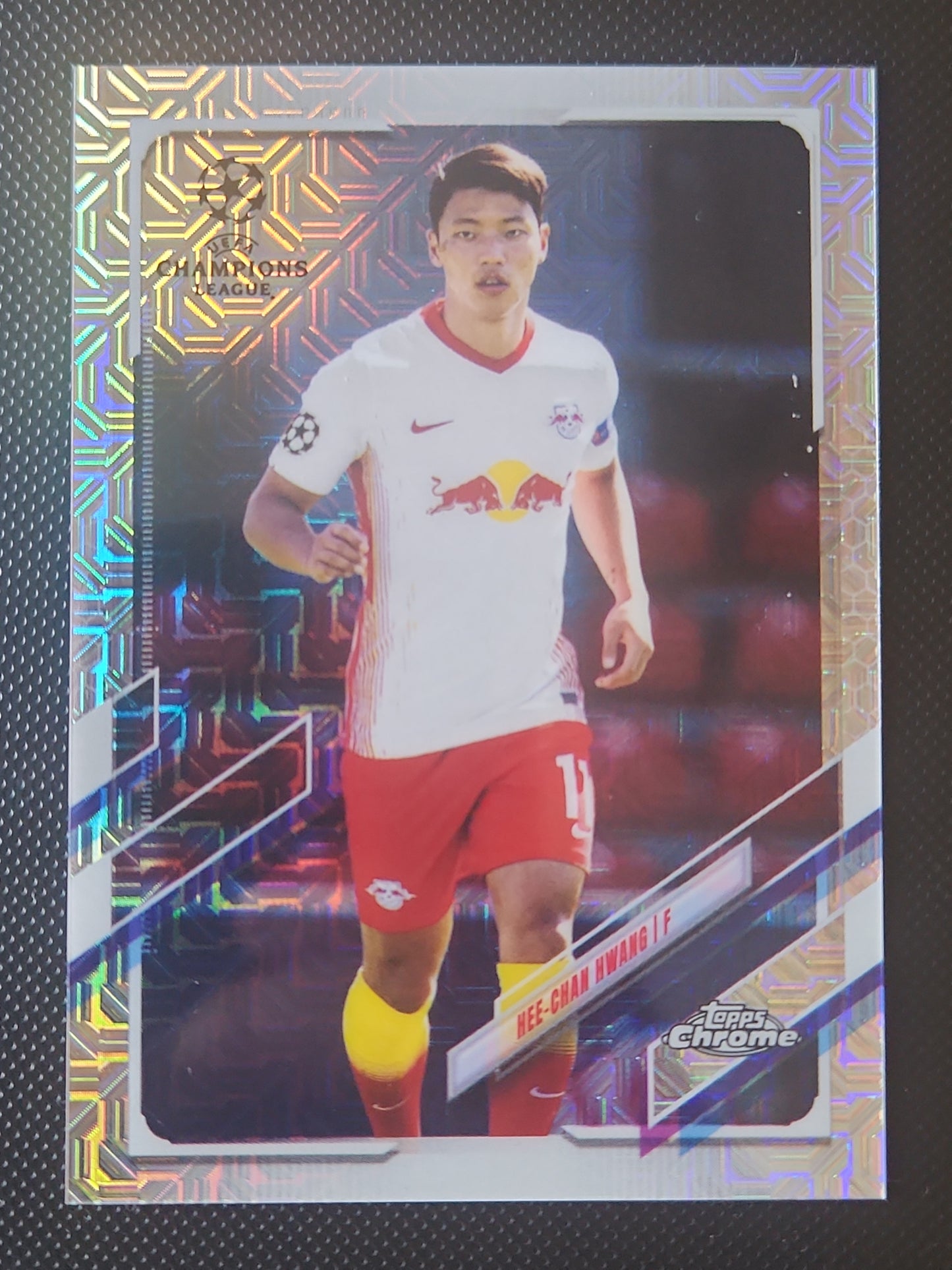 2021 Topps Chrome UEFA Hee-Chan Hwang Silver Refractor #10 Mojo Refractor