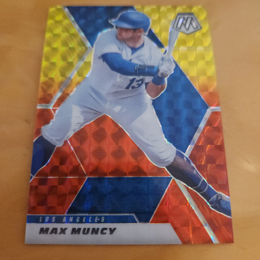 Panini Baseball Mosaic Prizm Red & Yellow Max Muncy 26/64 #28