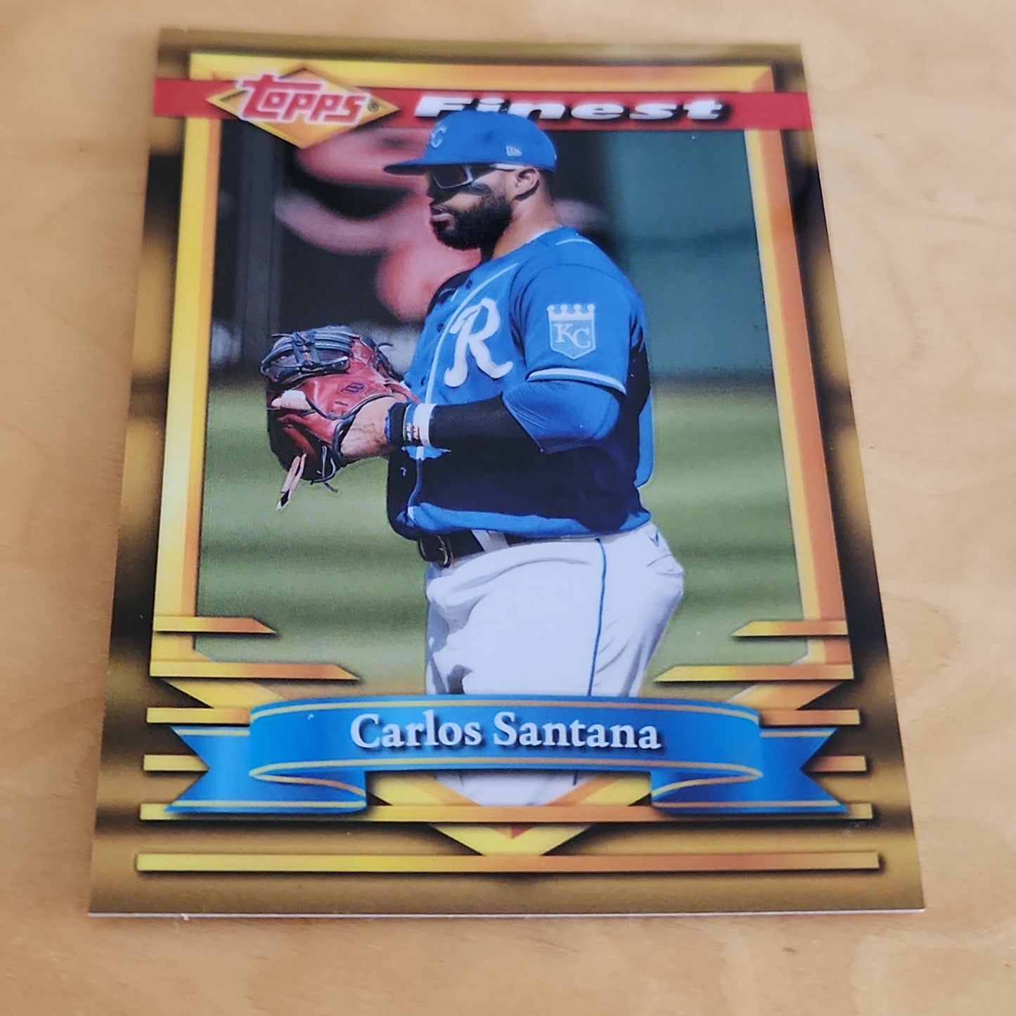 Topps Finest Gokd Carlos Santana 02/50 #20