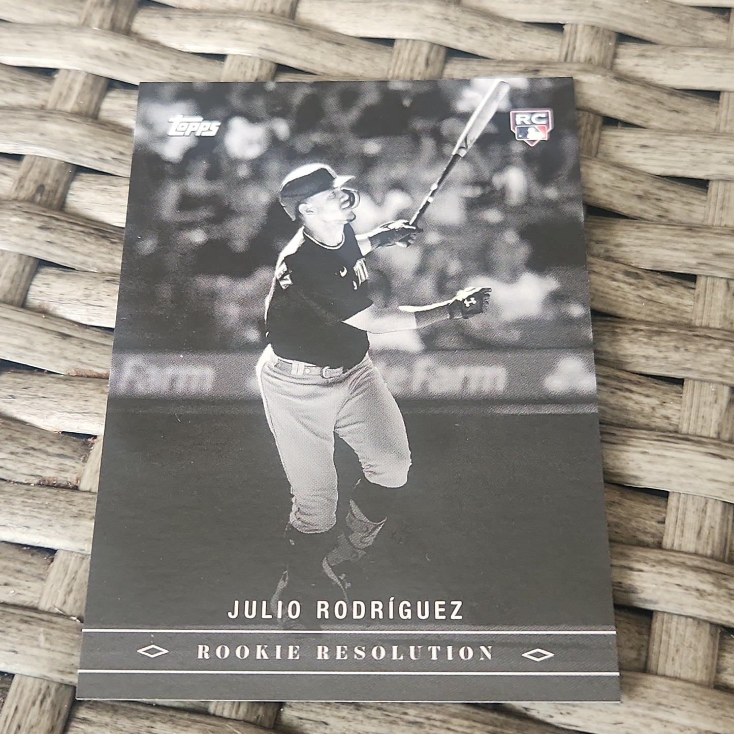 Topps Black & White Rookie Resolution Juilo Rodríguez #RR-1