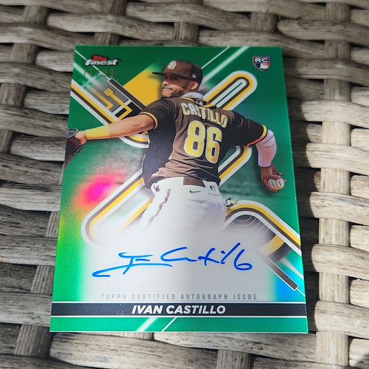 Topps Finest Green Ivan Castillo RC Auto #FA-IC
