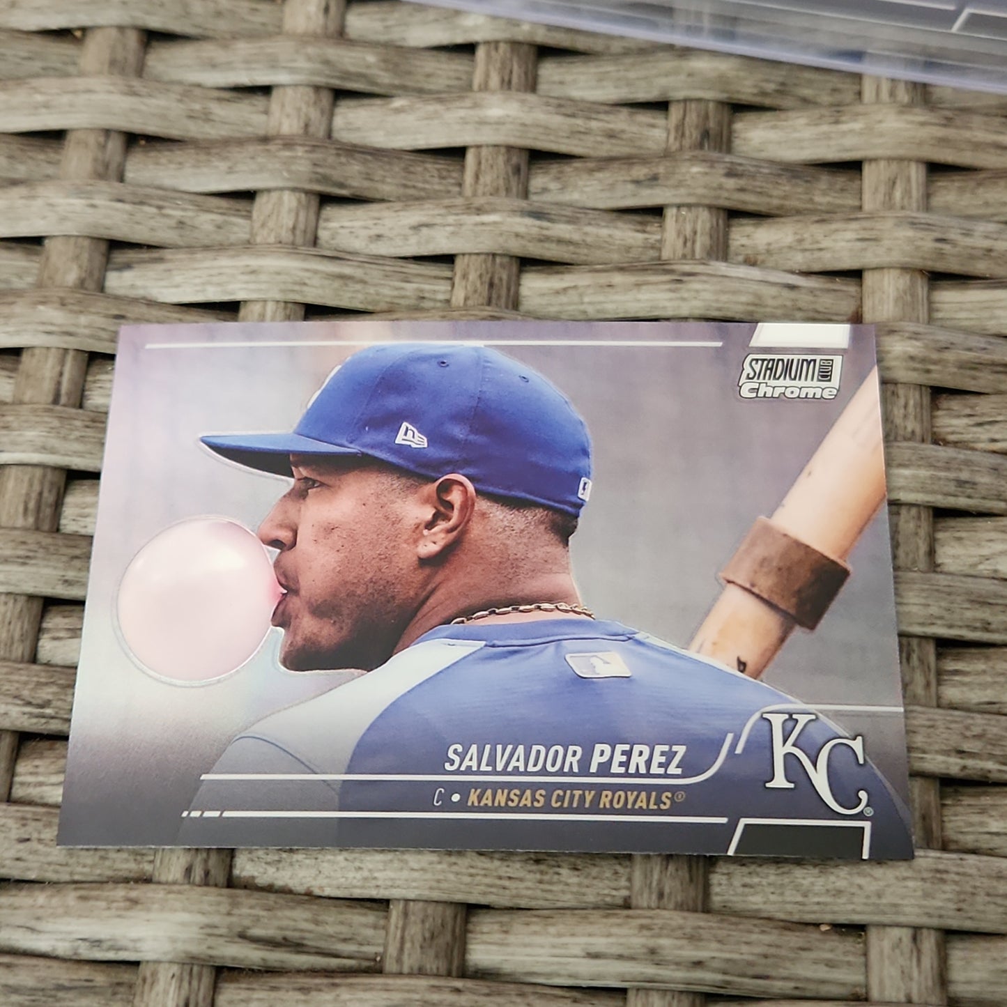 Topps Stadium Chrome Refractor Salvador Perez #69