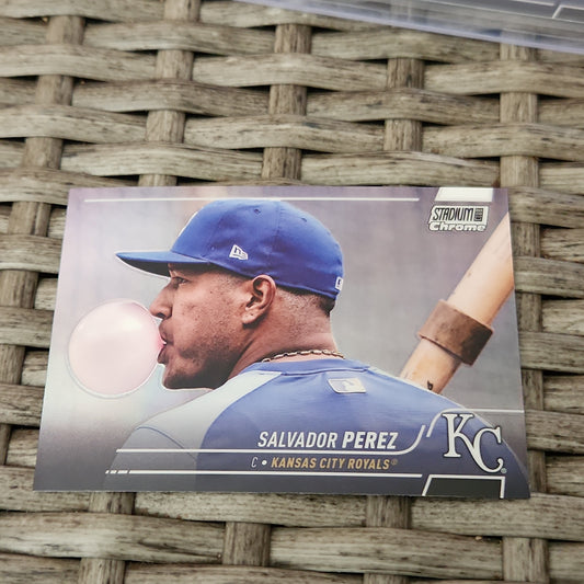 Topps Stadium Chrome Refractor Salvador Perez #69
