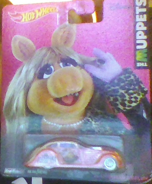 HotWheels The Muppets Miss Piggy's'34 Chrysler Airflow